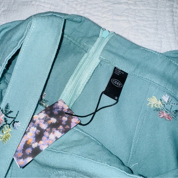 Floral Embroidery Pocket Romper NWT Cider Size Small Teal Blue Green 100% Cotton - Picture 6 of 12
